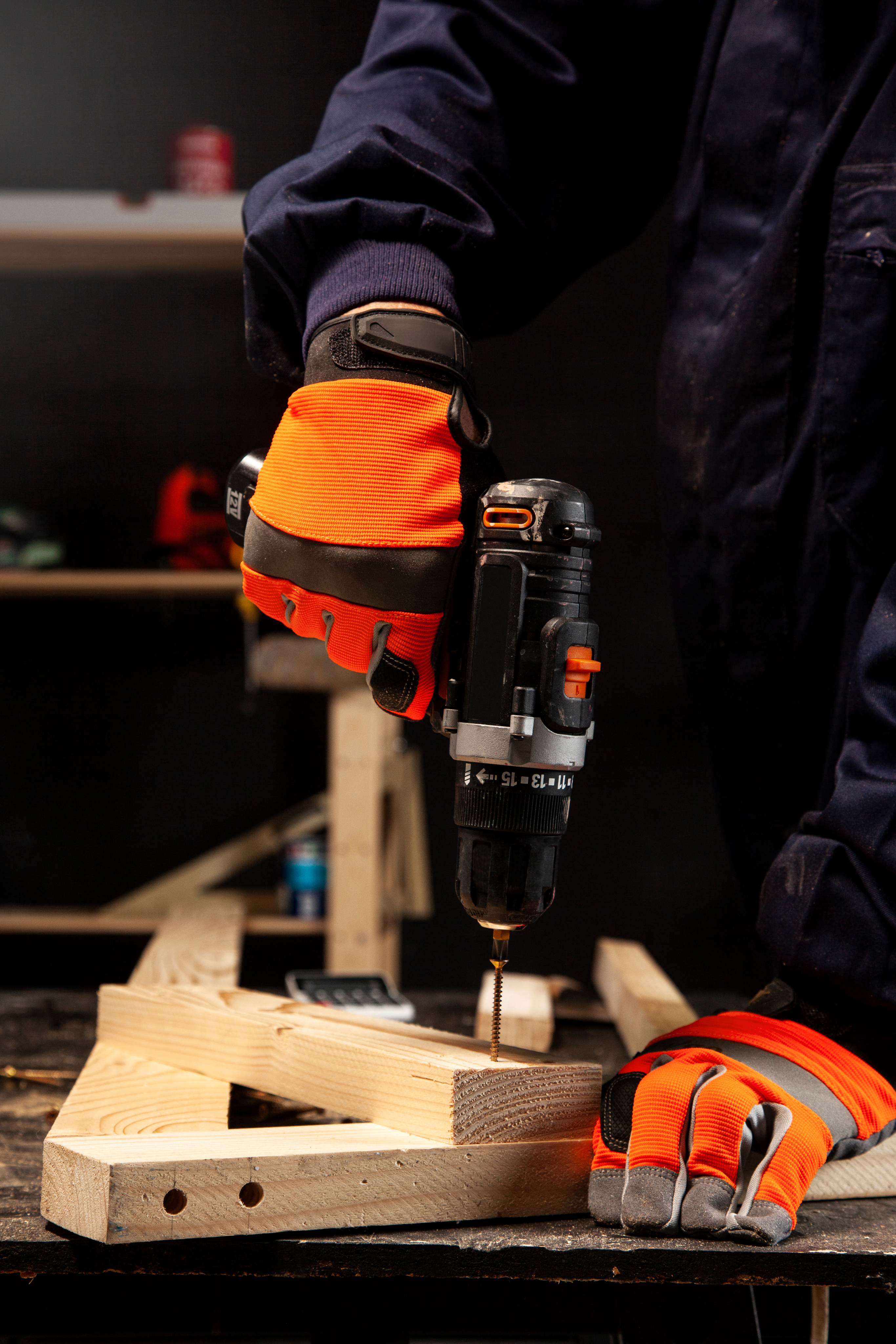 سوراخکاری میز های هتل آرا